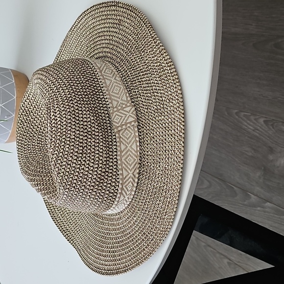 Falls Creek Accessories - NWT Fall Creek Tan Woven Hat